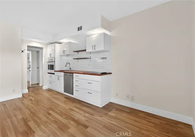 Photo 3 of Condo for sale at 1131 Alta Loma #308, West Hollywood, CA 90069 | MLS# PW26113704 | Listing updated on 2026-09-28