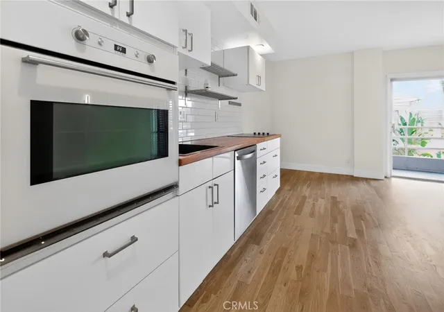 Photo 4 of Condo for sale at 1131 Alta Loma #308, West Hollywood, CA 90069 | MLS# PW26113704 | Listing updated on 2026-09-28