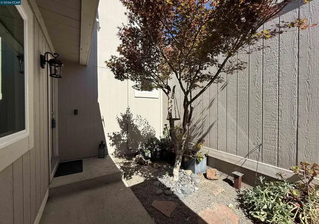 Homes for sale in Martinez, CA | 6451 Parklane Plz, Martinez, CA 94553 | MLS# 41136110