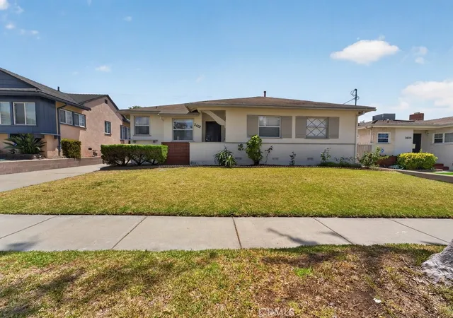 Photo 3 of Sale Pending at 2602 W 112th Street, Inglewood, CA 90303 | MLS# OC26106420 | Listing updated on 2026-07-12