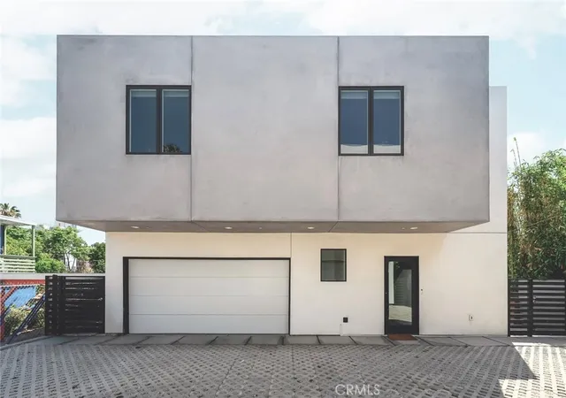 Photo 1 of Single family home for sale at 542 N Commonwealth, Los Angeles, CA 90004 | MLS# WS26113200 | Listing updated on 2026-09-06