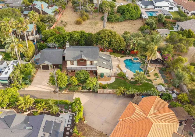 1st image of 627 Ezee St, Encinitas, CA 92024 | MLS# NDP2605072