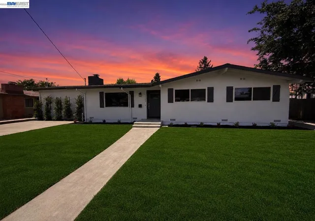 Homes for sale in Livermore, CA | 1121 N P St, Livermore, CA 94551 | MLS# 41136133