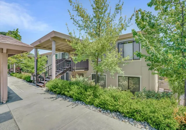 1st image of 1388 Rockledge Ln #5, Walnut Creek, CA 94595 | MLS# ML82048705