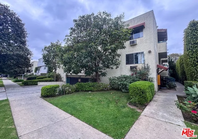 Listing Photo 4 - Condo for sale in building located at 2617 S Sepulveda Blvd, Los Angeles, CA 90064