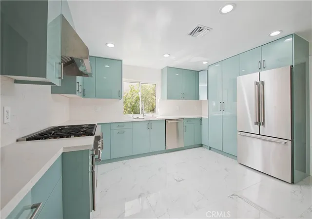2nd image of 5333 Zelzah Ave #102, Encino, CA 91316 | MLS# SR26111853