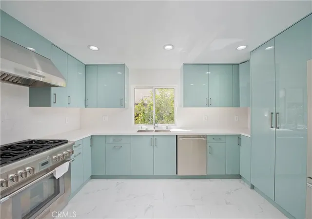 3rd image of 5333 Zelzah Ave #102, Encino, CA 91316 | MLS# SR26111853
