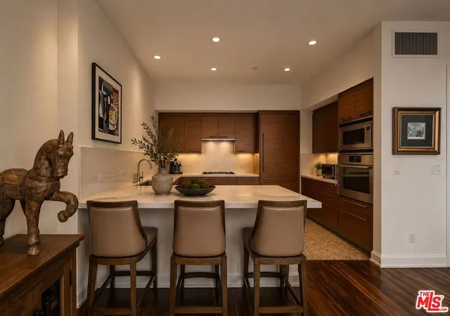 Photo 2 of Condo for sale at 900 W Olympic Blvd #29H, Los Angeles, CA 90015 | MLS# 26839385 | Listing updated on 2026-09-21
