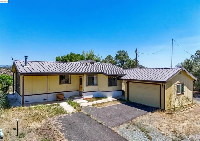 Photo 3 of Manufactured home for sale at 2391 Zarzamora, La Grange, CA 95329 | MLS# 41136157 | Listing updated on 2026-10-08