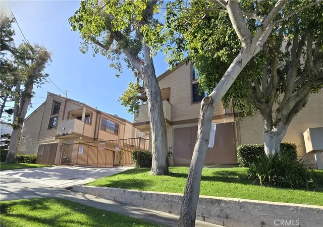 Homes for sale in Inglewood, CA | 547 E Hazel St #12, Inglewood, CA 90302 | MLS# SB26114636