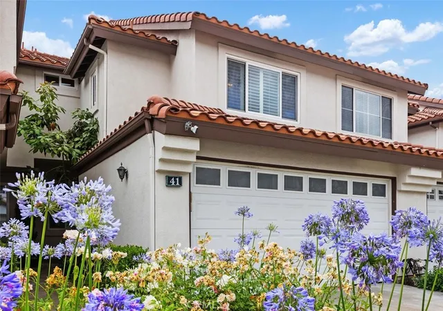Townhouse for sale at 41 Via Lampara, Rancho Santa Margarita, CA 92688 | MLS# OC26111124