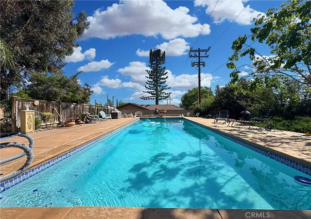 Photo 2 of Sale Pending at 33040 Maiden, Lake Elsinore, CA 92530 | MLS# IG26114915 | Listing updated on 2026-10-01
