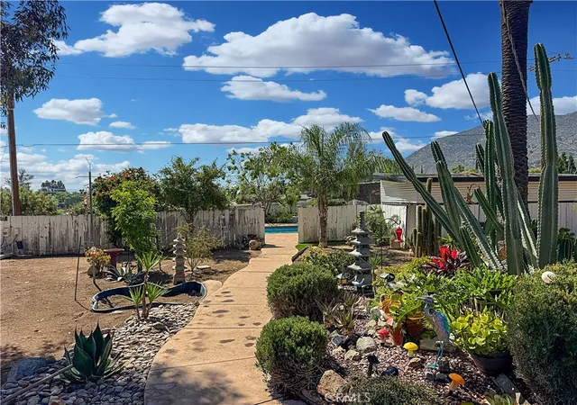 Photo 3 of Sale Pending at 33040 Maiden, Lake Elsinore, CA 92530 | MLS# IG26114915 | Listing updated on 2026-10-01