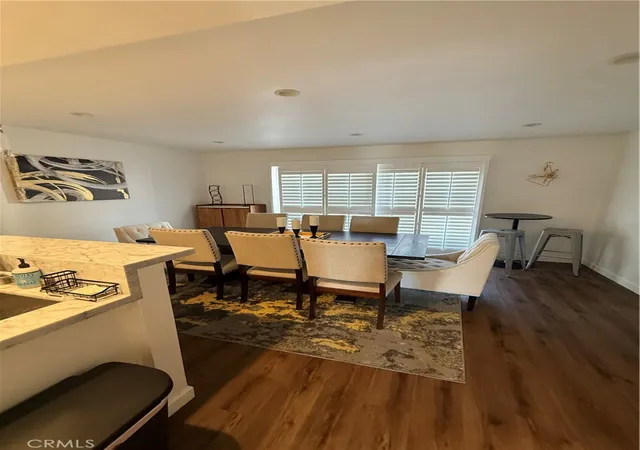 Listing Photo 3 - Condo for sale in building located at 179 Gazania Ct, Thousand Oaks, CA 91362