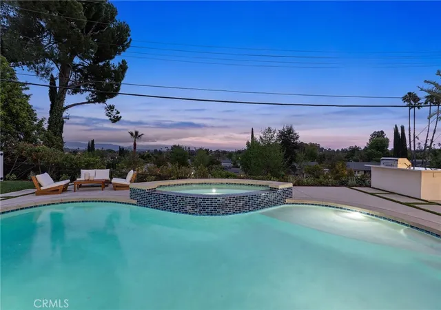 2nd image of 23925 Crosson Dr, Woodland Hills, CA 91367 | MLS# SR26114906