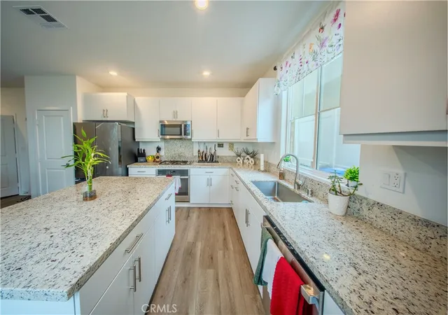 Photo 3 of Sale Pending at 364 Castaic Way, Rialto, CA 92377 | MLS# CV26114980 | Listing updated on 2026-10-09
