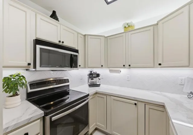 2nd image of 4970 Cherry Ave #212, San Jose, CA 95118 | MLS# ML82048730