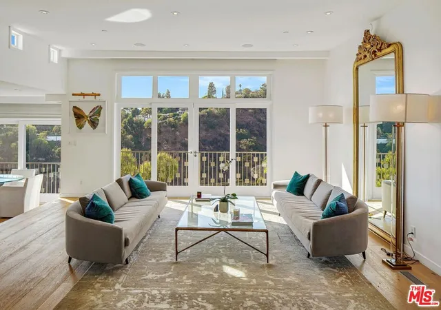 Photo 3 of Single family home for sale at 1433 Summitridge Dr, Beverly Hills, CA 90210 | MLS# 26839263 | Listing updated on 2026-06-04