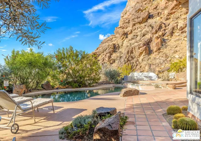 Photo 4 of Single family home for sale at 2300 S Bisnaga Ave, Palm Springs, CA 92264 | MLS# 26836045PS | Listing updated on 2026-09-08