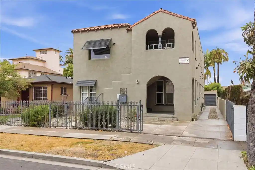 Photo 1 of Multi family home for sale at 2911 S Palm Grv Ave, Los Angeles, CA 90016 | MLS# SB26115015 | Listing updated on 2026-10-22