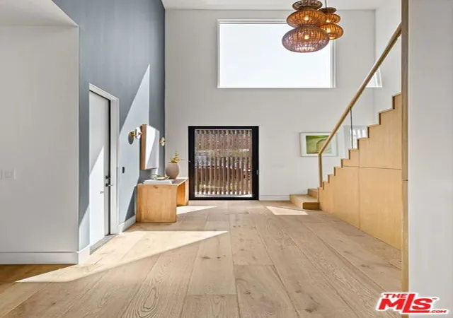 4th image of 2040 Glencoe Ave, Venice, CA 90291 | MLS# 26839269