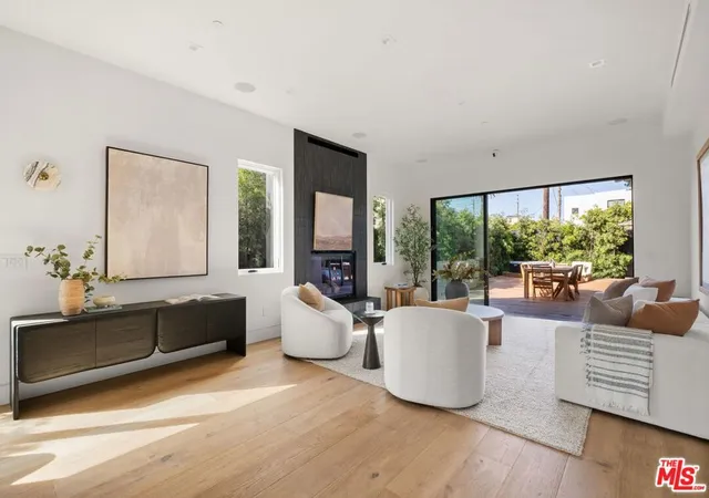 5th image of 2040 Glencoe Ave, Venice, CA 90291 | MLS# 26839269