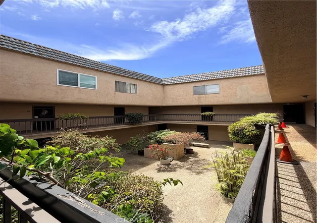 image of 335 N Adams St, Glendale, CA 91206