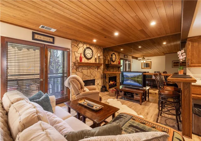 2nd image of 39802 Lakeview Dr #17, Big Bear Lake, CA 92315 | MLS# IG26104060