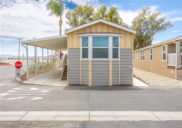 Photo 2 of Sale Pending at 4400 W Florida #85, Hemet, CA 92545 | MLS# SW26114675 | Listing updated on 2026-09-30