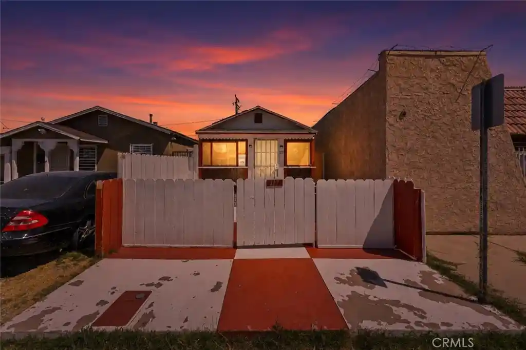 Photo 1 of Sale Pending at 117 W Pillsbury St, Lancaster, CA 93534 | MLS# SR26114308 | Listing updated on 2026-10-16