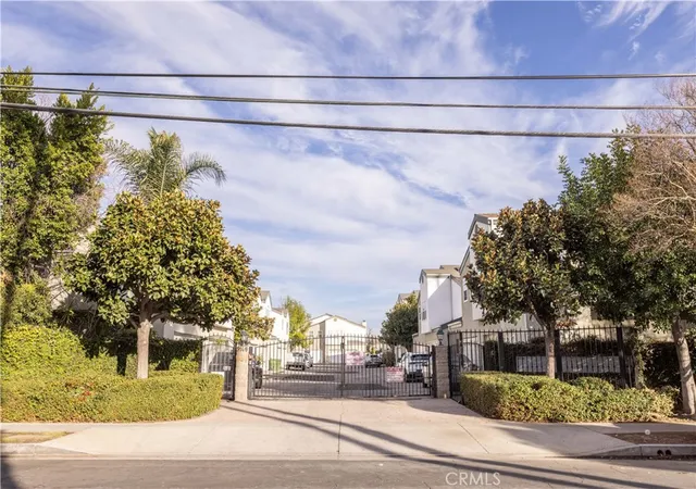 2nd image of 9146 Lemona Ave #105, North Hills, CA 91343 | MLS# SR26115402