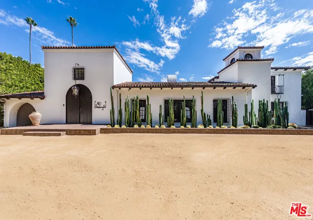 Homes for sale in Beverly Hills, CA | 820 N Roxbury Dr, Beverly Hills, CA 90210 | MLS# 26839607