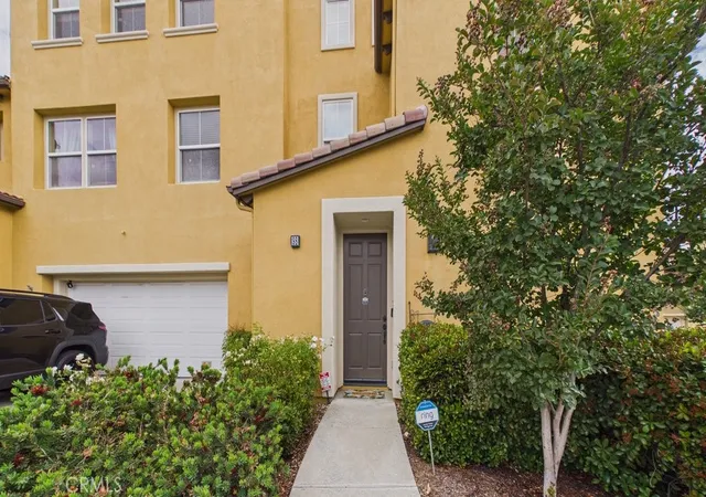 3rd image of 27034 Fairway, Valencia, CA 91381 | MLS# SR26115400