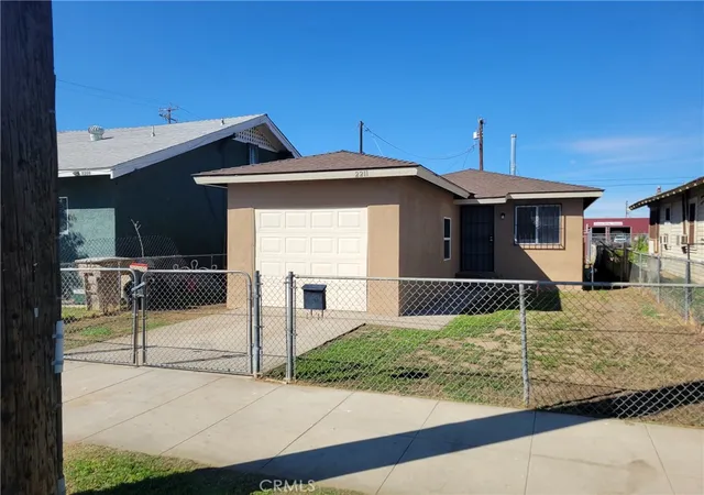 1st image of 2211 O, Bakersfield, CA 93301 | MLS# DW26115358
