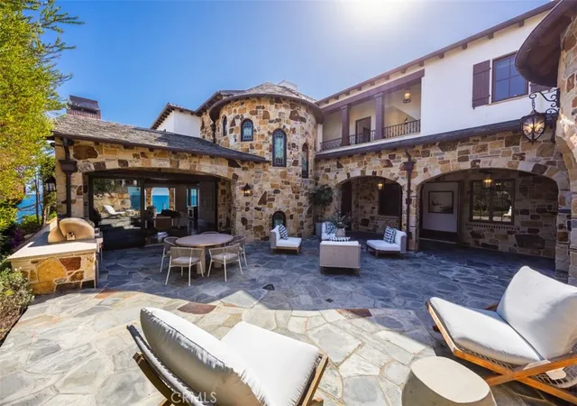 Photo 3 of Single family home for sale at 177 Shorecliff Rd, Corona Del Mar, CA 92625 | MLS# OC26114878 | Listing updated on 2026-09-26