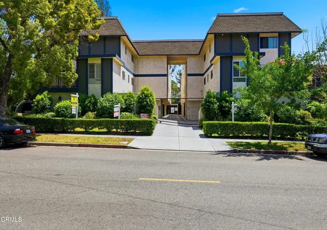 1st image of 408 Burchett St #3, Glendale, CA 91203 | MLS# P1-27335