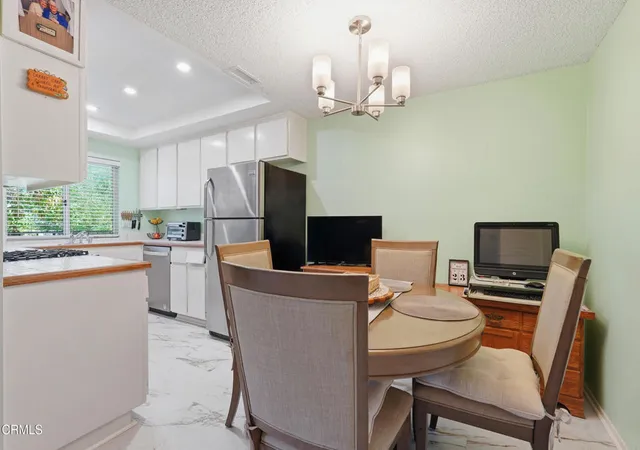 5th image of 408 Burchett St #3, Glendale, CA 91203 | MLS# P1-27335