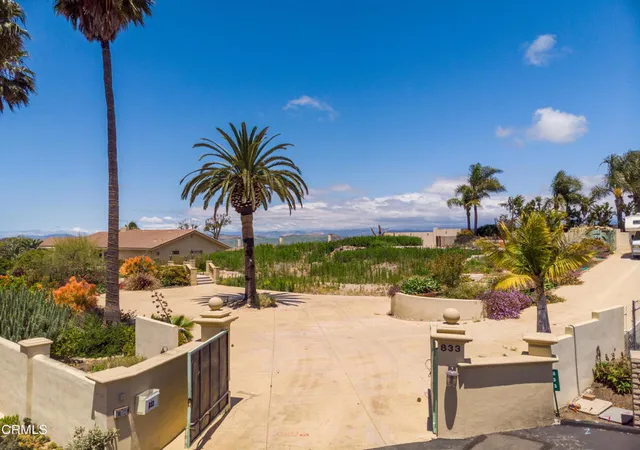 2nd image of 833 W Highland Dr, Camarillo, CA 93010 | MLS# V1-36645