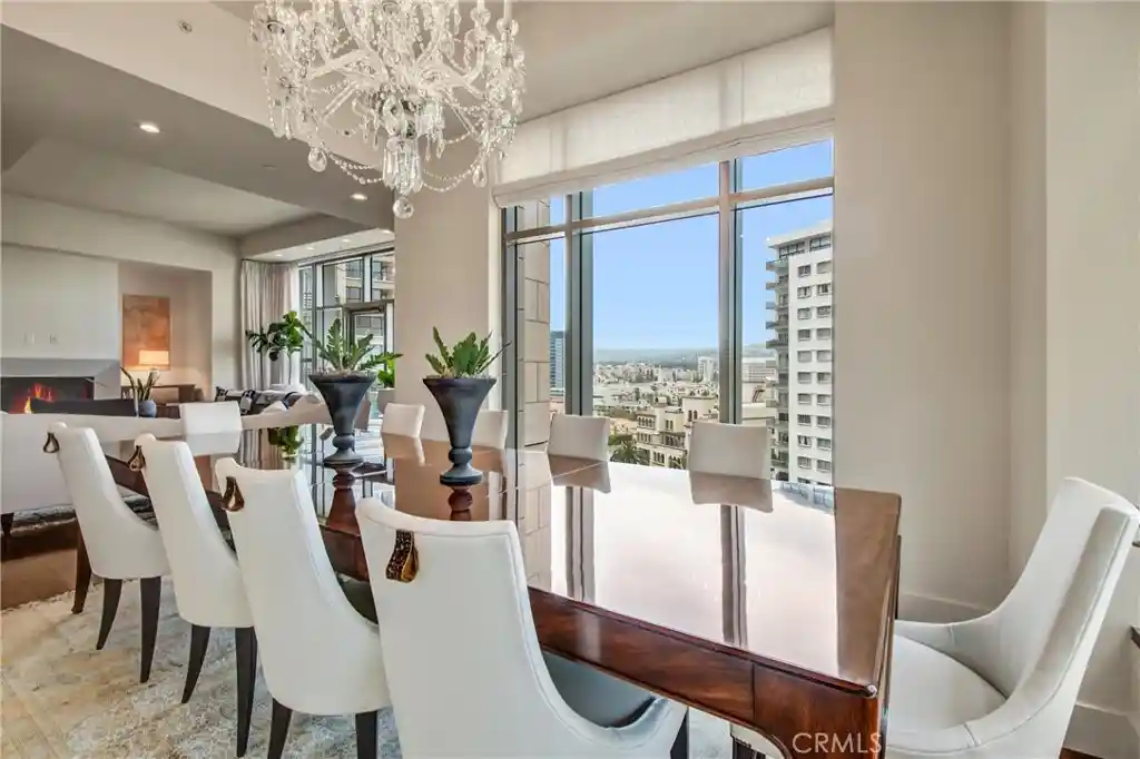 Listing Photo 1 - Condo for sale in 10776 Wilshire Blvd located at 10776 Wilshire Blvd, Los Angeles, CA 90024 - Unit #901