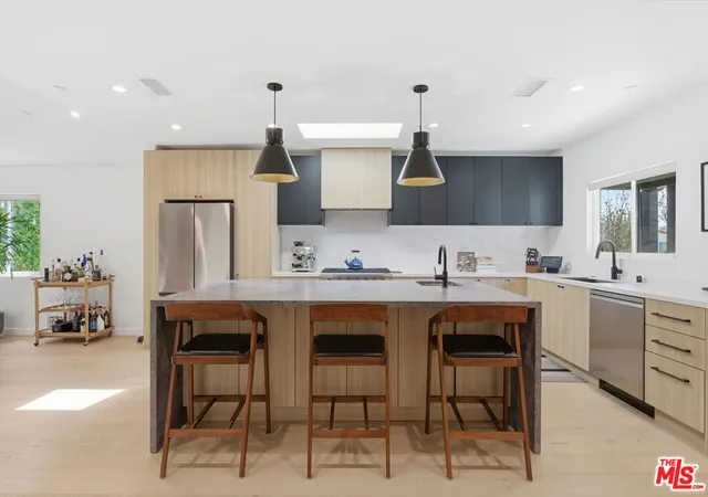 4th image of 1726 S Stanley Ave, Los Angeles, CA 90019 | MLS# 26837339