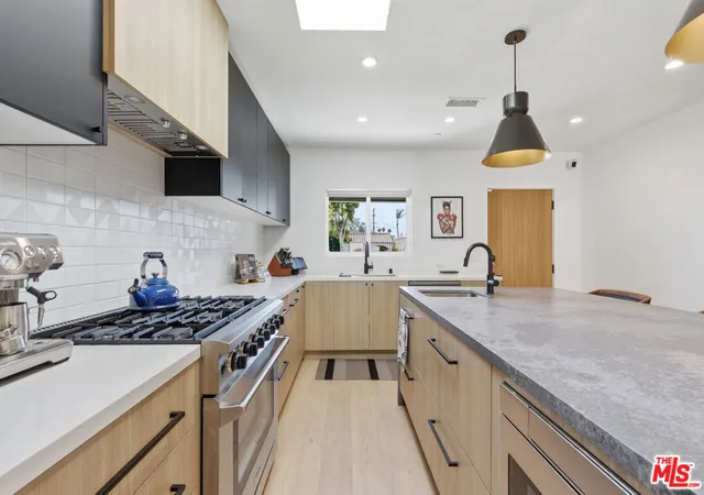 5th image of 1726 S Stanley Ave, Los Angeles, CA 90019 | MLS# 26837339