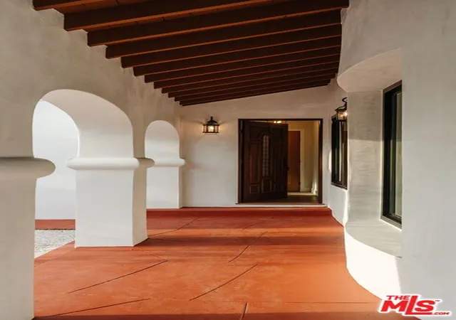 3rd image of 3936 Olmsted Ave, Los Angeles, CA 90008 | MLS# 26839541
