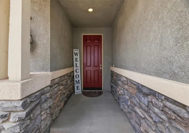 Photo 4 of Single family home for sale at 25227 Coral Cyn Rd, Corona, CA 92883 | MLS# SW26115565 | Listing updated on 2026-09-17