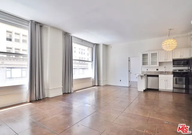 1st image of 215 W 7th St #307, Los Angeles, CA 90014 | MLS# 26839225