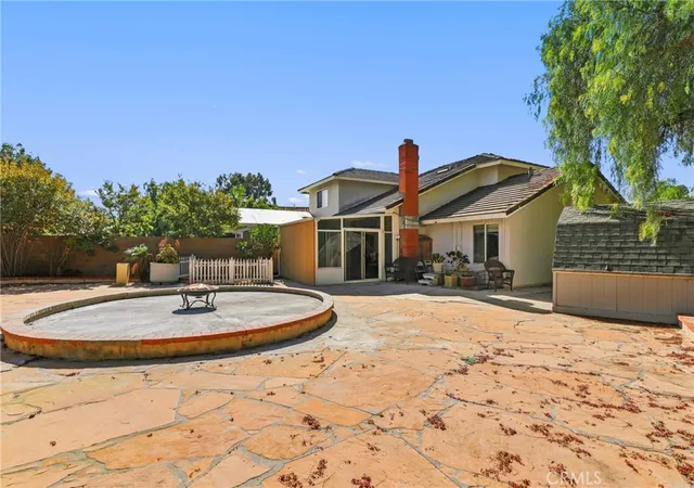 Listing Photo 2 - Condo for sale in building located at 3575 Falconridge Rd, Yorba Linda, CA 92886 - Unit #