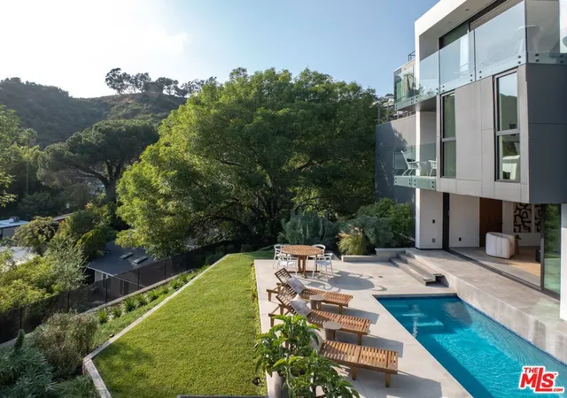 1st image of 2635 Hargrave Dr, Los Angeles, CA 90068 | MLS# 26839247