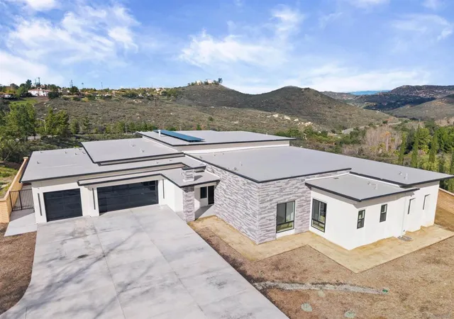 3rd image of 16925 Old Coach Rd, Poway, CA 92064 | MLS# 260012885SD