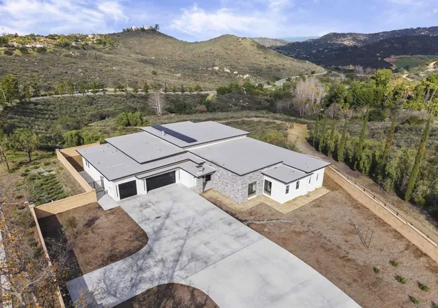 5th image of 16925 Old Coach Rd, Poway, CA 92064 | MLS# 260012885SD
