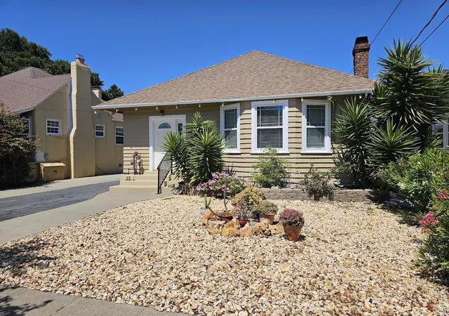 2nd image of 515 S Fremont St, San Mateo, CA 94402 | MLS# ML82042066