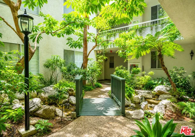 4th image of 1375 Kelton Ave #104, Los Angeles, CA 90024 | MLS# 26838235